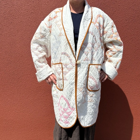 Quilted Oversized Jacket with Pockets - Picture 3 of 9